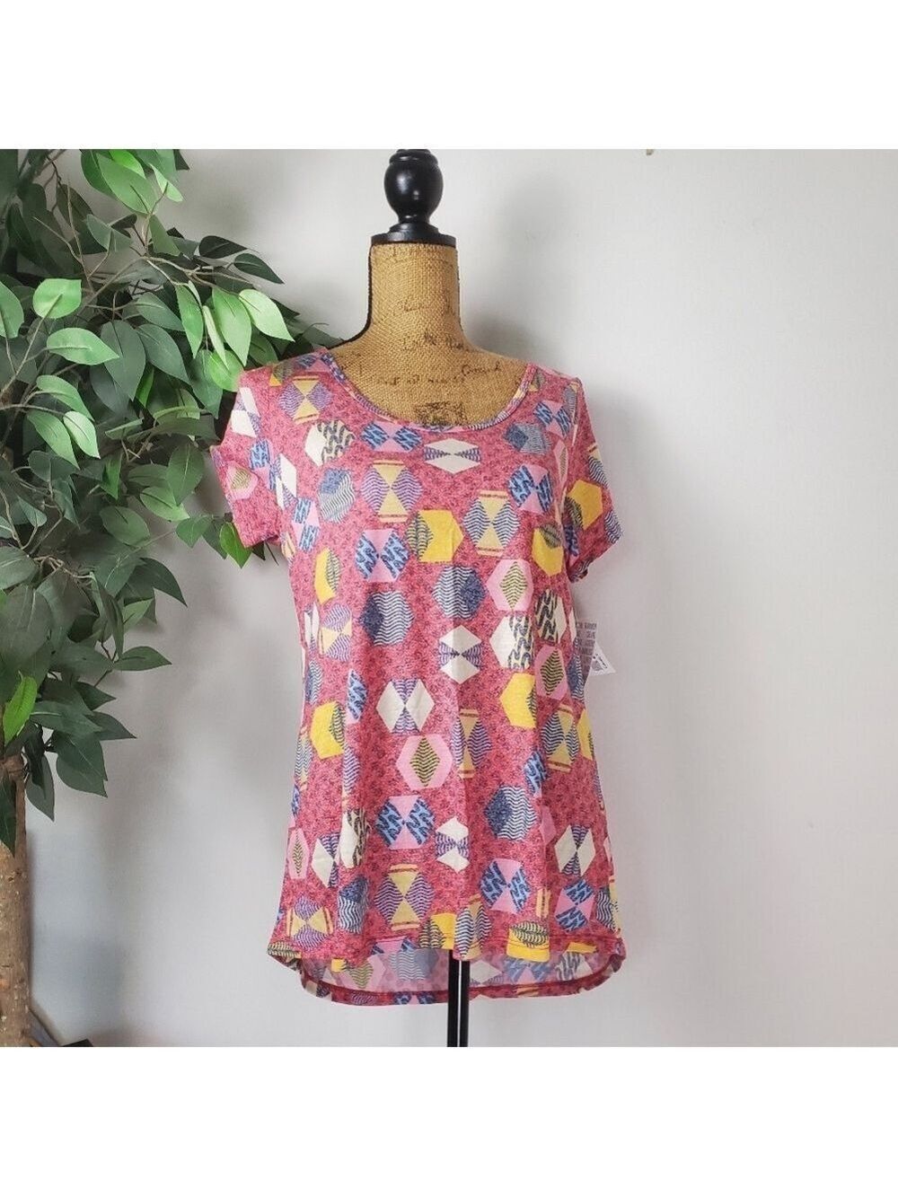 Lularoe Classic T Vintage Faded Design Womens Shirt Size Small